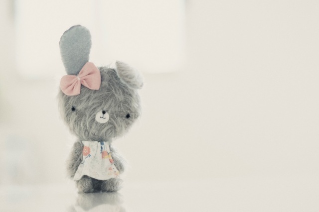 conejita de mohair, pocholines, lelelerele, handmade, softie, mohair soft sculpture, bunny toy